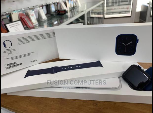 Apple Watch Series 6 40mm - main view