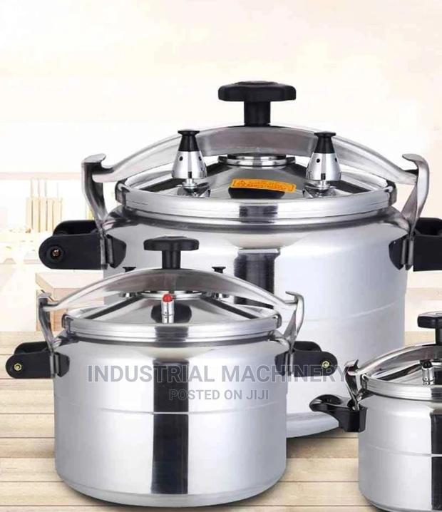 Pressure Cooker 11litres(Good Quality)