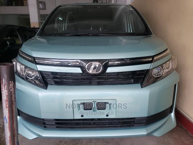 Toyota Voxy 2015 Blue