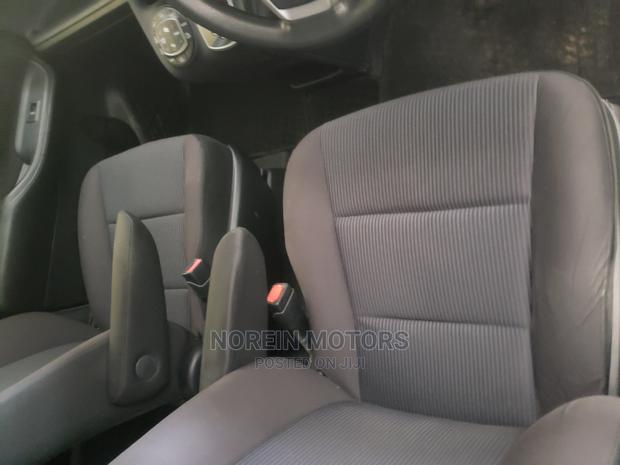 Toyota Voxy 2015 Blue - thumbnail 4