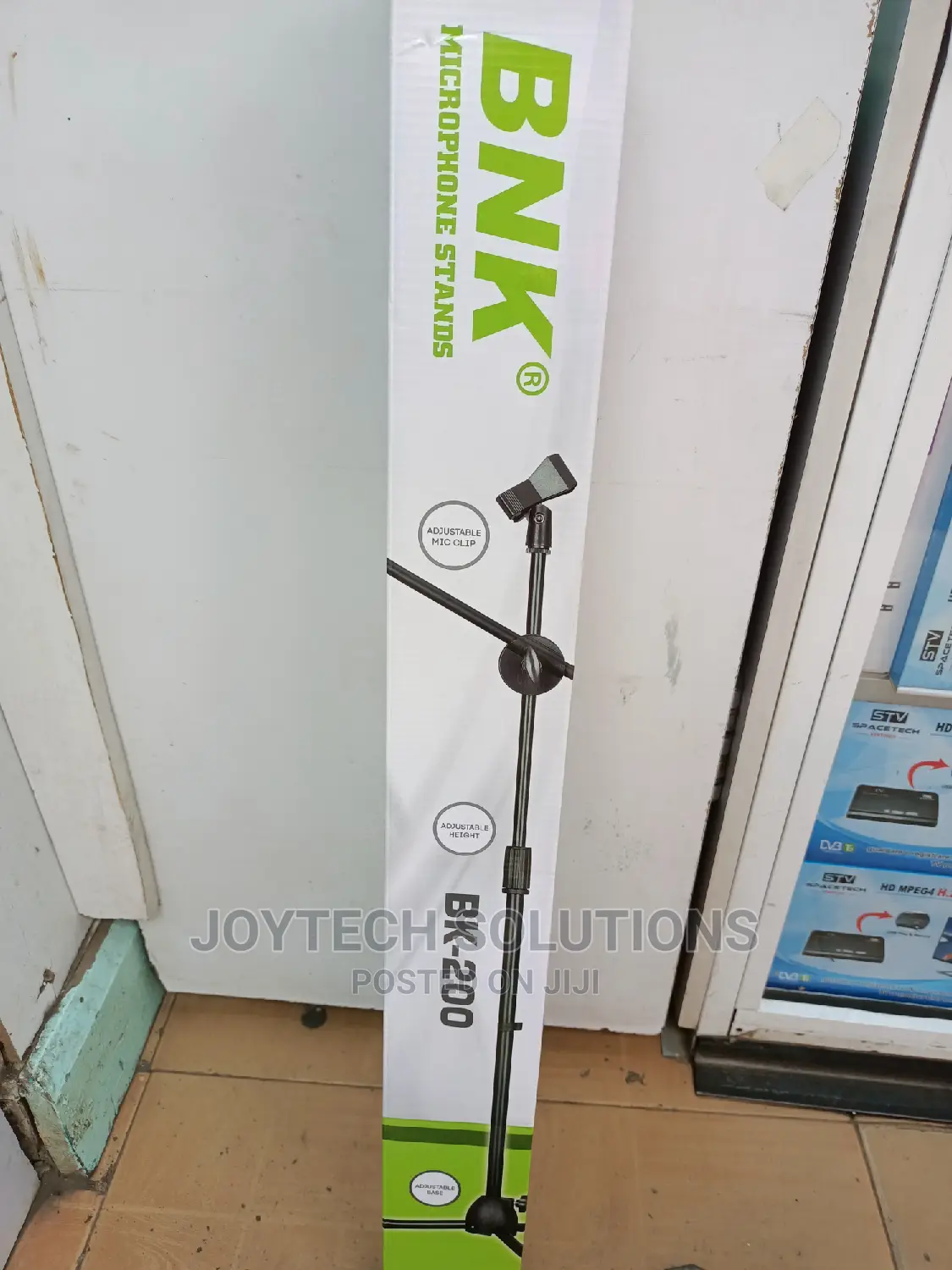 Microphones BNK Stand .Blandnew BNK 200 Microphone Stand