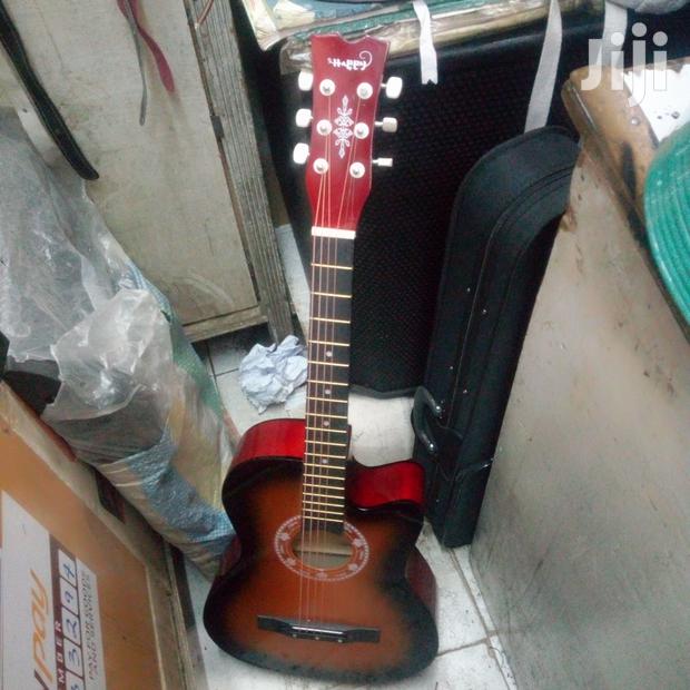 Acoustic Guitar - main view