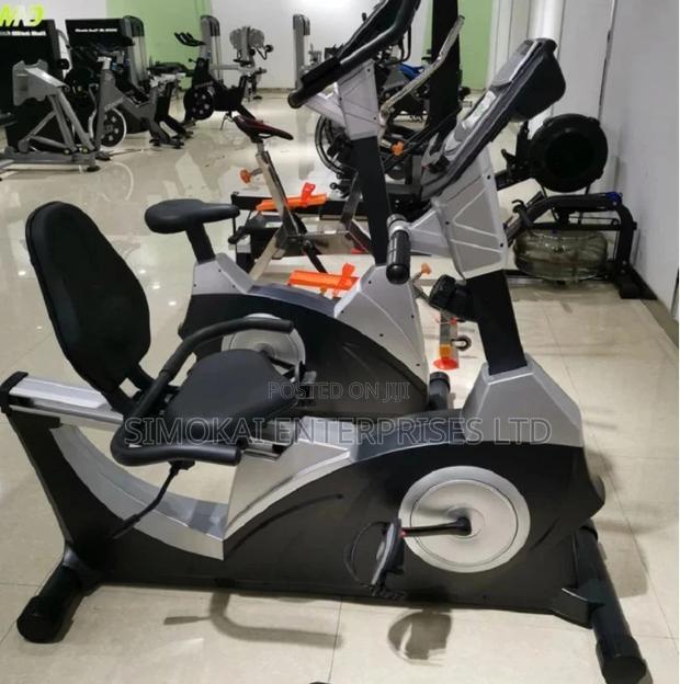 Commercial Fashionable Gym Recumbent Bike