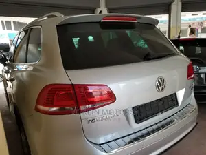 Volkswagen Touareg 2015 Silver