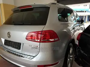 Volkswagen Touareg 2015 Silver