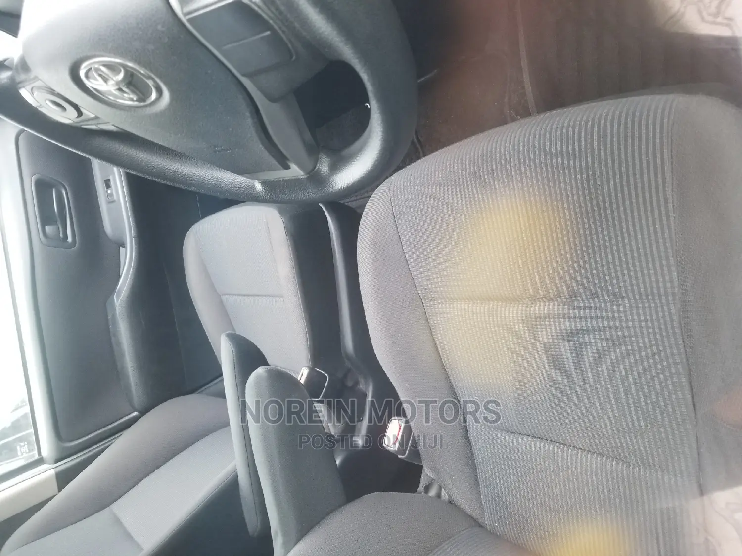 Toyota Noah 2015 Silver