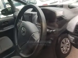Toyota Noah 2015 Silver