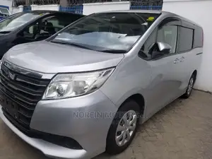 Toyota Noah 2015 Silver
