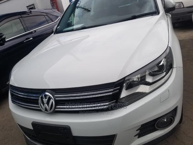 Volkswagen Tiguan 2014 White - thumbnail 2