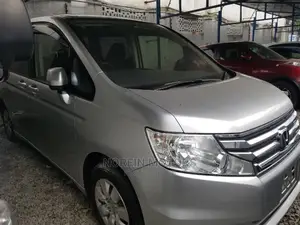 Honda Stepwgn 2014 Silver