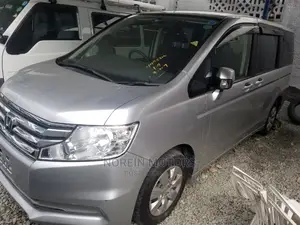 Honda Stepwgn 2014 Silver