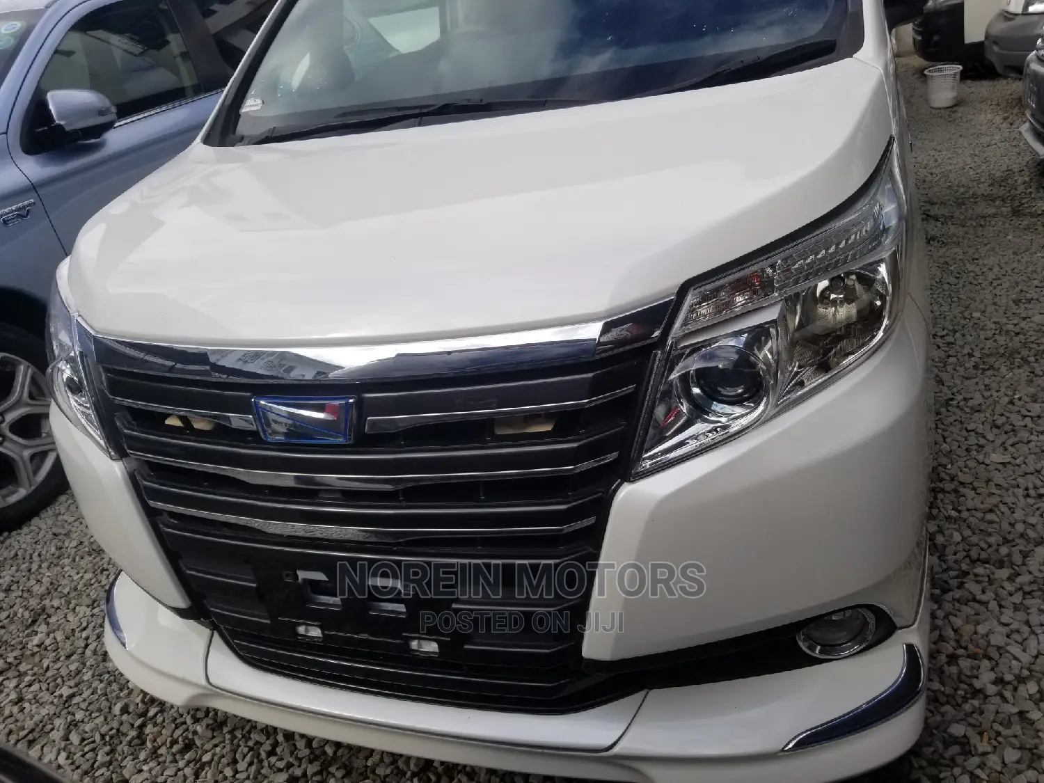 Toyota Noah 2015 White