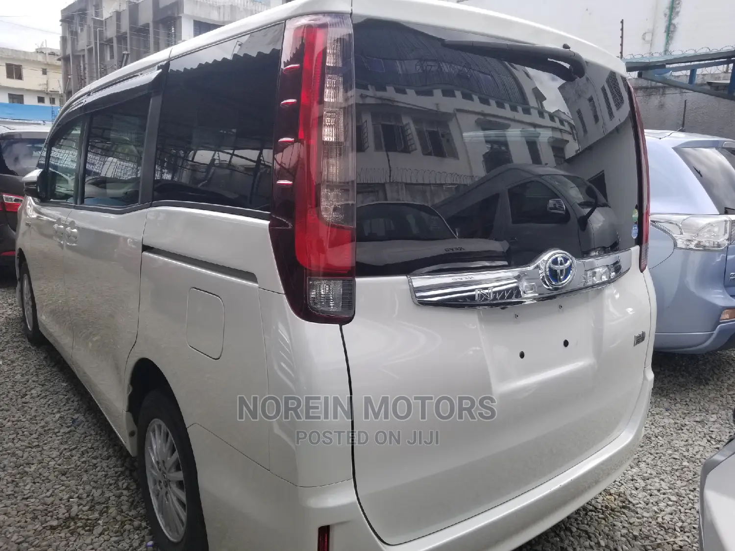 Toyota Noah 2015 White