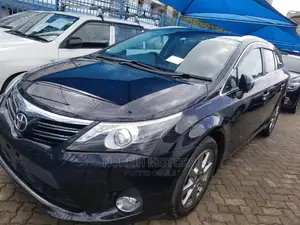 Toyota Avensis 2017 Black