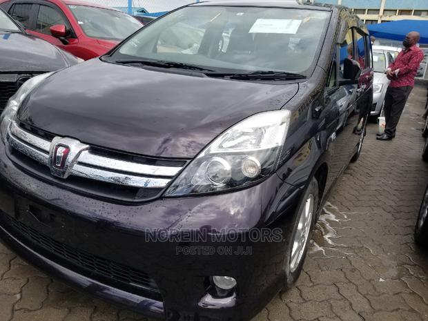 Toyota ISIS 2014 Purple - thumbnail 2