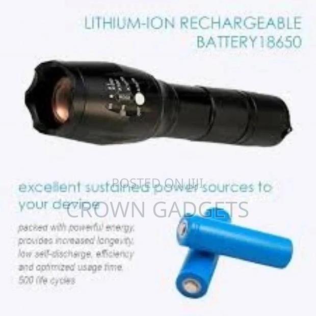 High Brightness Zoomable Tactical LED T6 Flashlight - main view
