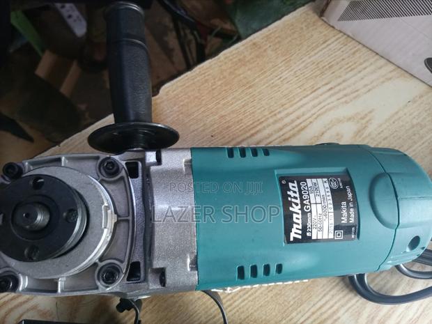 9.0 Makita Grinder - thumbnail 4