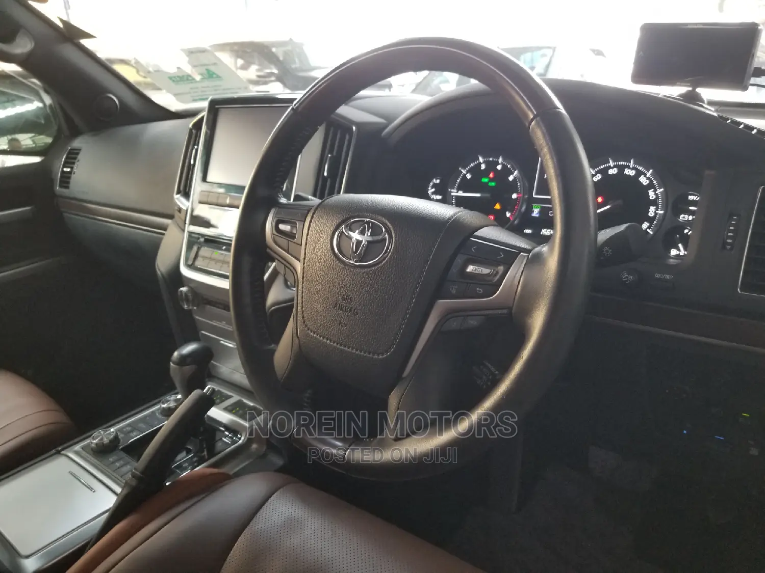 Toyota Land Cruiser 2017 White