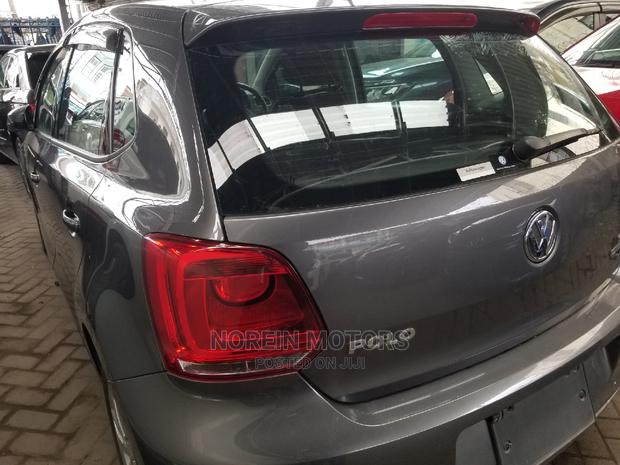 Volkswagen Polo 2015 Gray - thumbnail 3