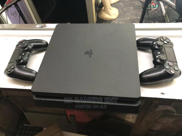 Ps4 Slim Pre Owned, 2 Pads - thumbnail 2