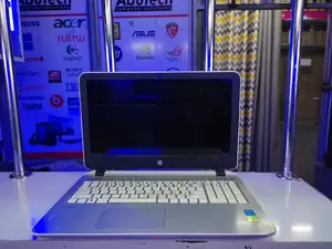 Laptop HP Pavilion 17 8GB Intel Core I3 HDD 750GB
