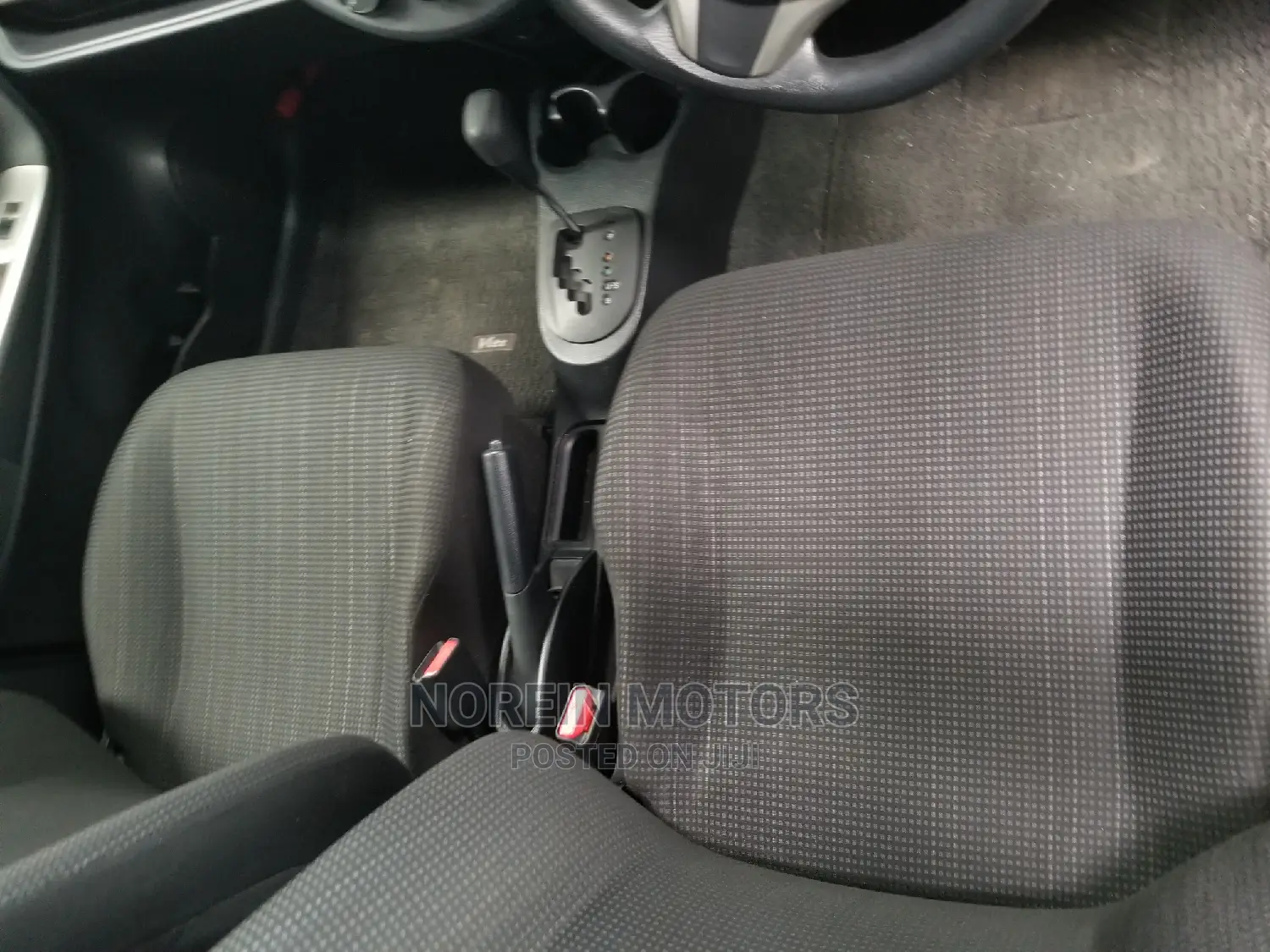 Toyota Vitz 2015 Gold