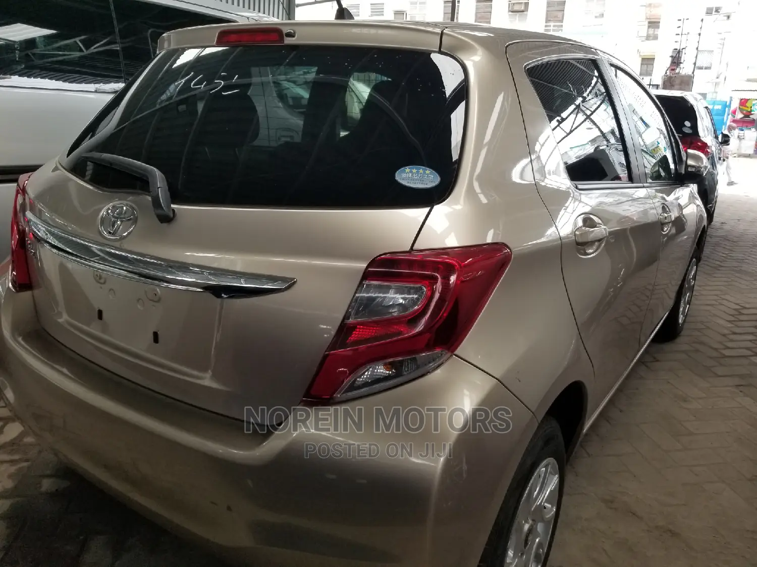 Toyota Vitz 2015 Gold