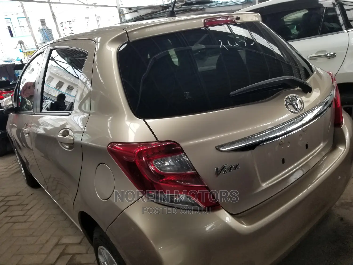 Toyota Vitz 2015 Gold