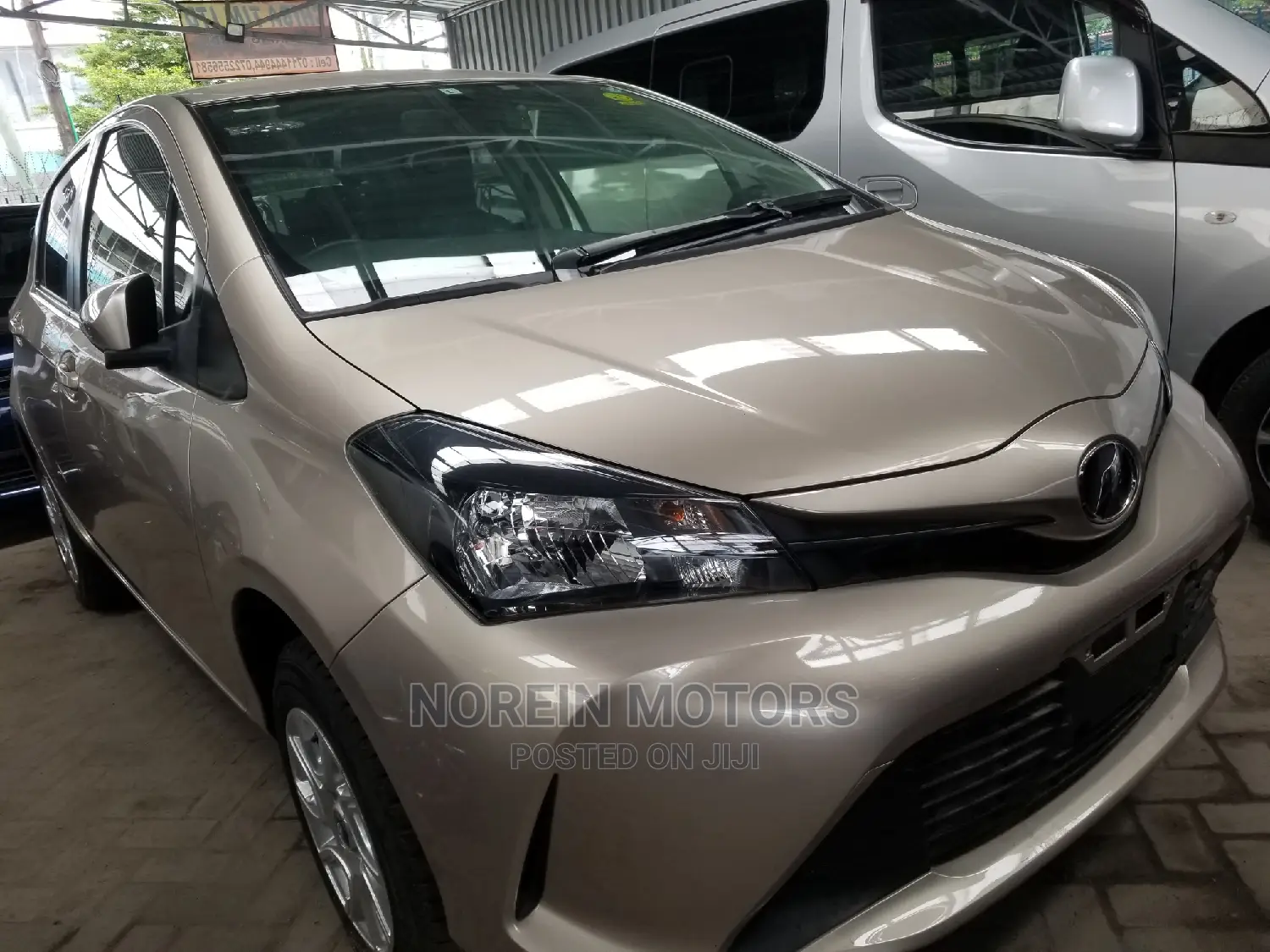 Toyota Vitz 2015 Gold