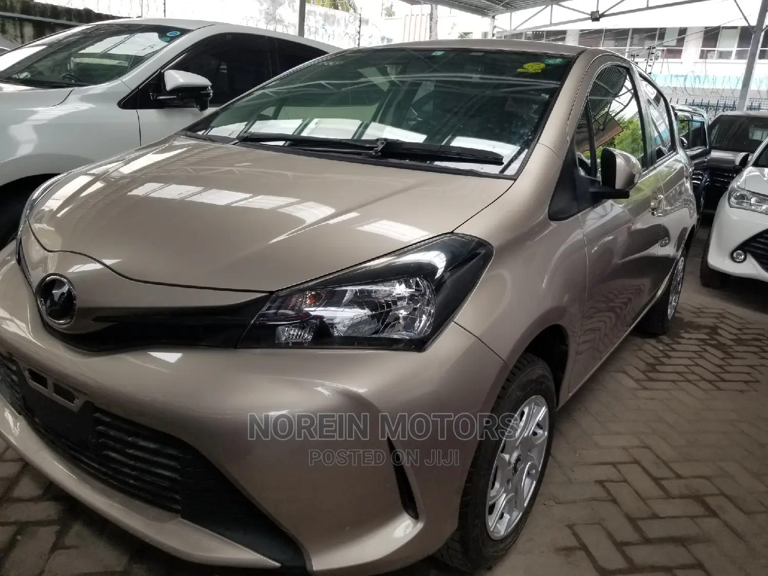 Toyota Vitz 2015 Gold