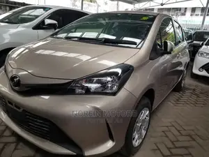 Toyota Vitz 2015 Gold