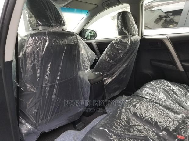 Toyota RAV4 2015 White - thumbnail 4