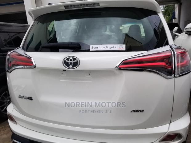 Toyota RAV4 2015 White - thumbnail 5