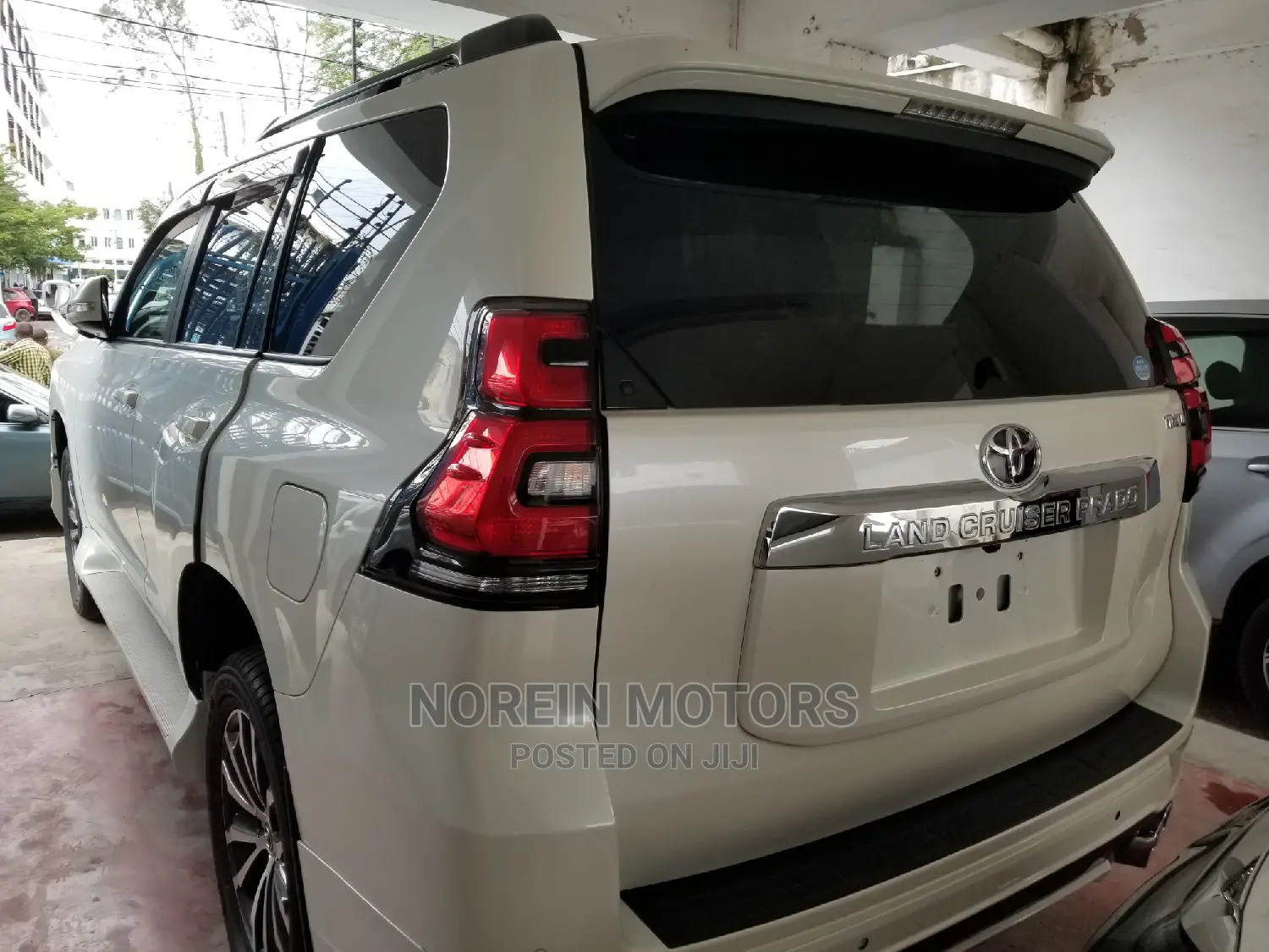 Toyota Land Cruiser Prado 2016 White