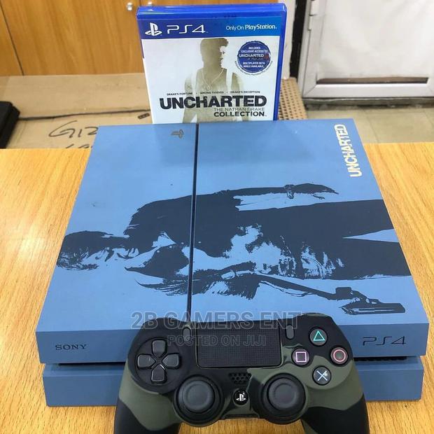 Playstation 4 Standard Limited Edition - main view