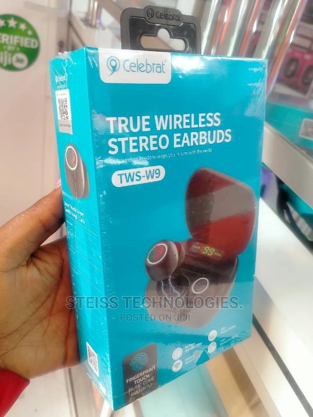 Celebrat Earbuds - main view