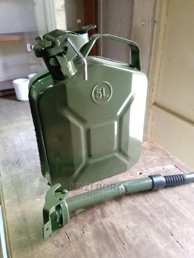 5ltr Steel Fuel Jerry Cans With Spout