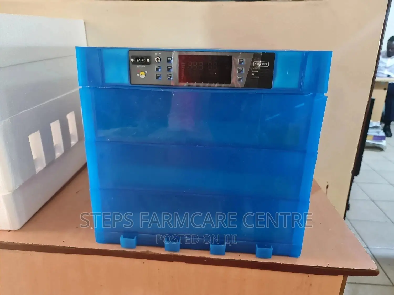 Egg Incubator ,Ac/Dc-192 Eggs Capacity