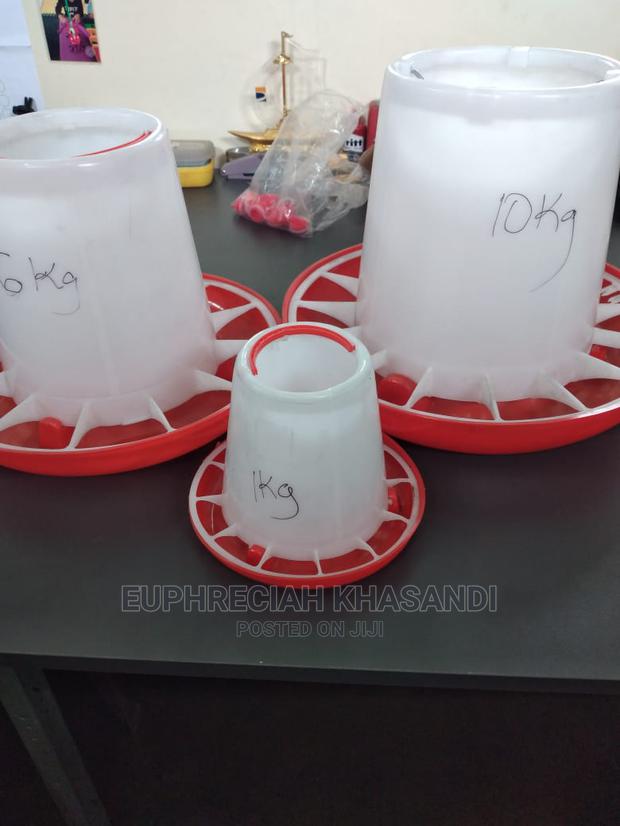 Feeders for Both Chicks and Growers - main view