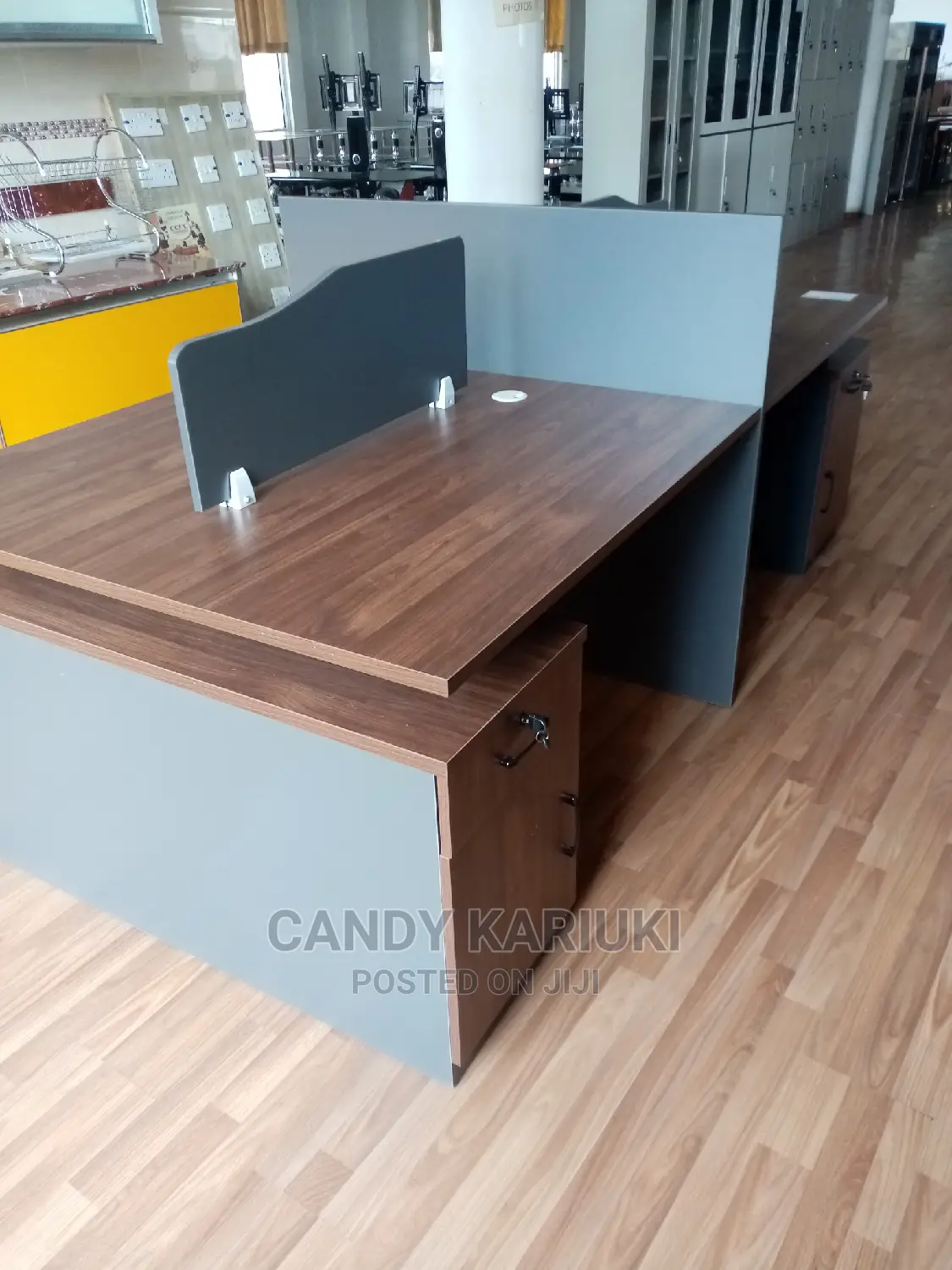 Spacious 4 Way Workstation