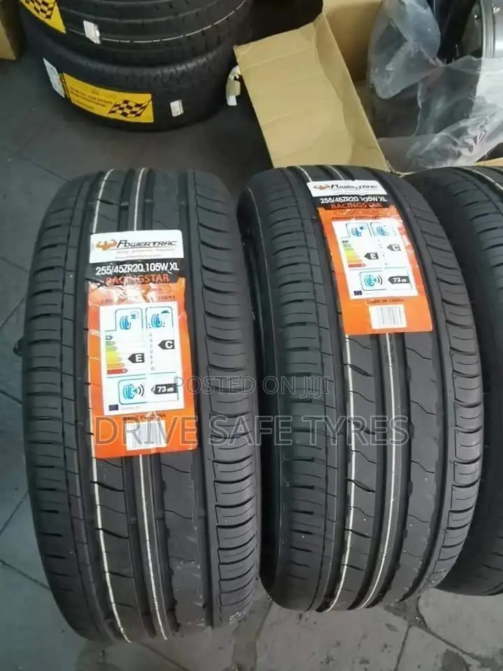 255/40 ZR 20 Powetrack Tyre