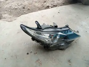 Auris 2014 Headlight