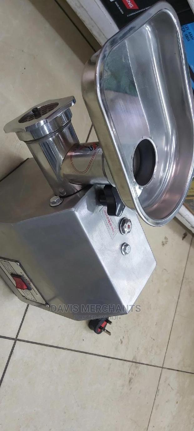 Meat Mincer. 60kg/Hour Capacity