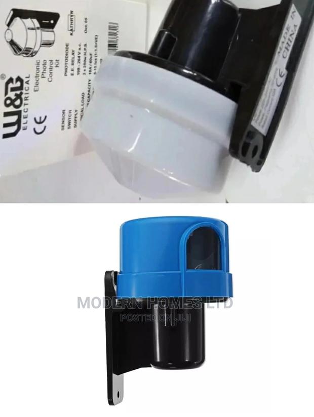 DC - Solar Photocell Outdoor Light Switch