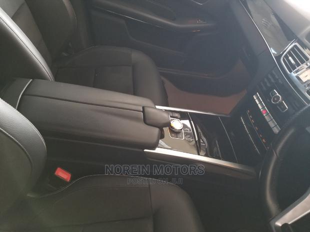 Mercedes-Benz E250 2015 Blue - thumbnail 9