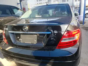 Mercedes-Benz C180 2015