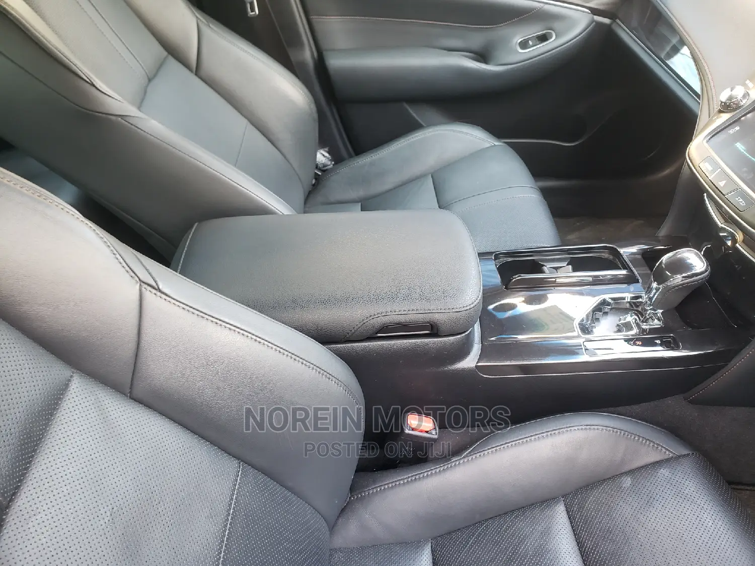 Toyota Crown 2014