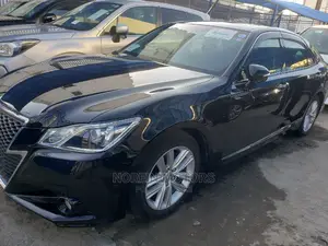 Toyota Crown 2014