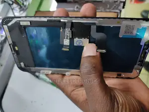 iPhones Xs Max Screens Available