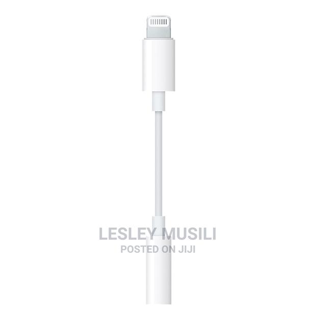 Lightining to Headphone Jack - thumbnail 2